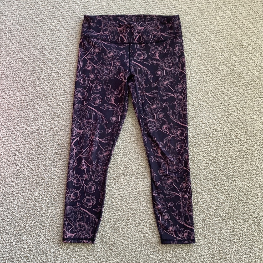 FABLETICS Powerhold Cropped Leggings Capri Black Pink Floral Size Small VEUC